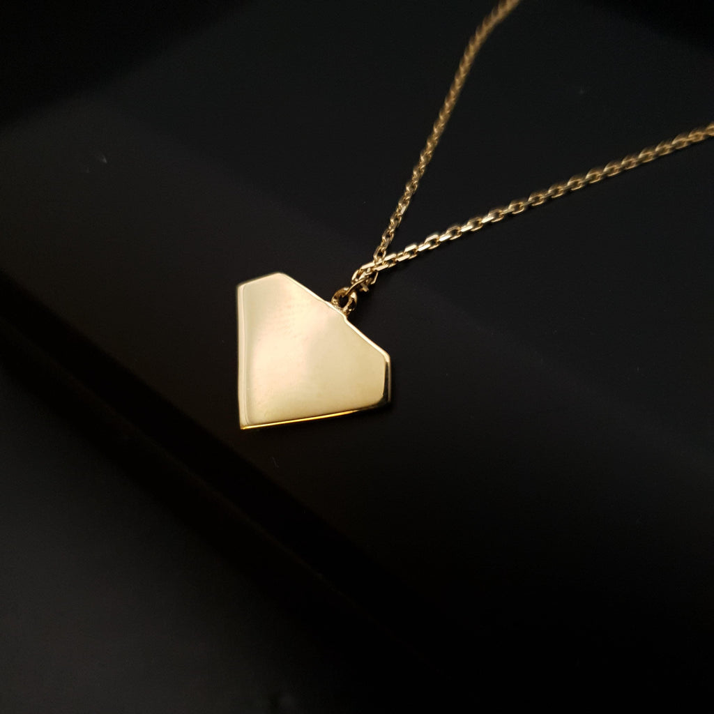 18K Gold Diamond Shape Pendant Necklace
