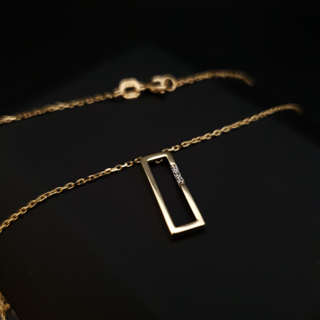 18K Gold Rectangle Necklace: Modern Geometric Charm