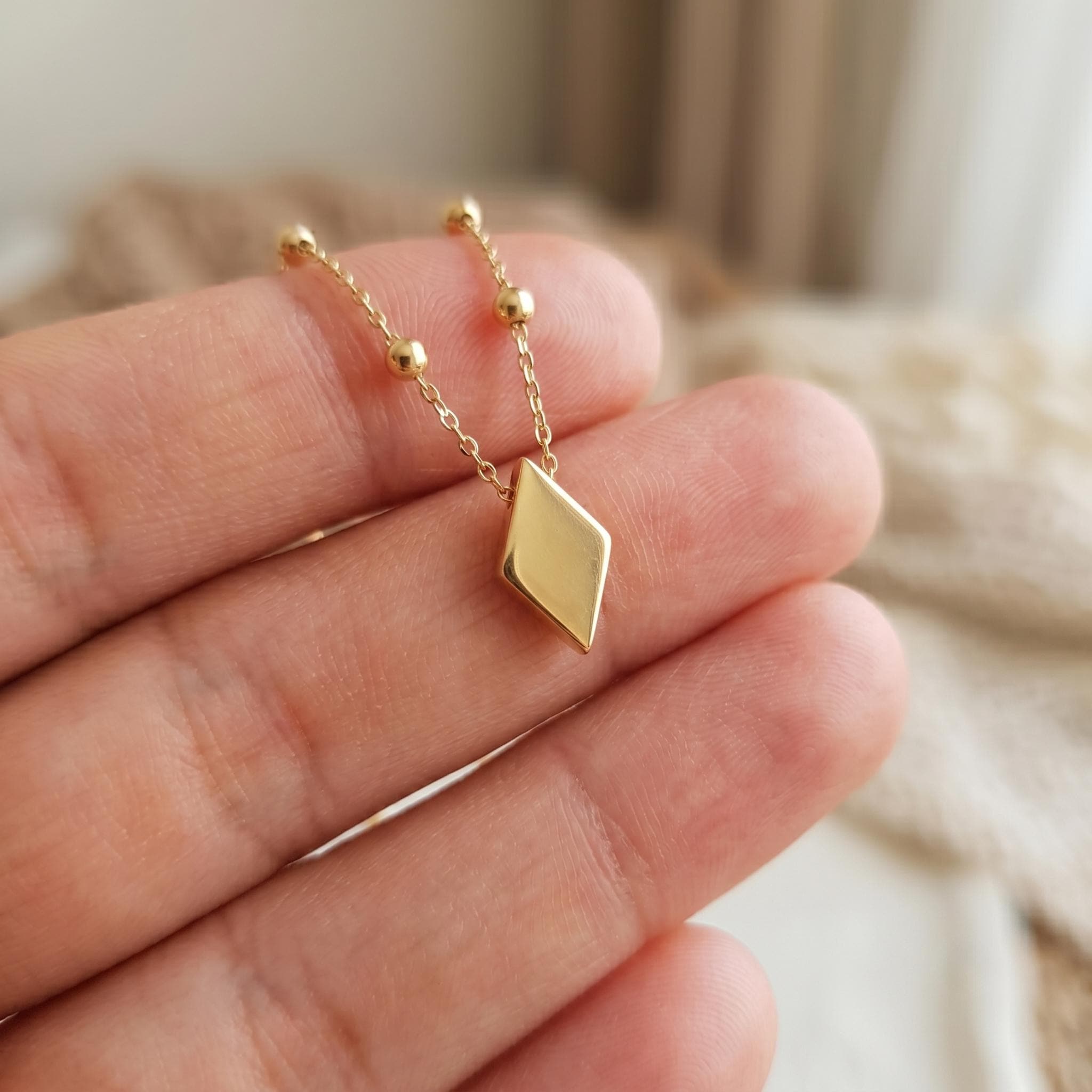 18K Gold Kite Necklace: Minimalist Geometric Pendant
