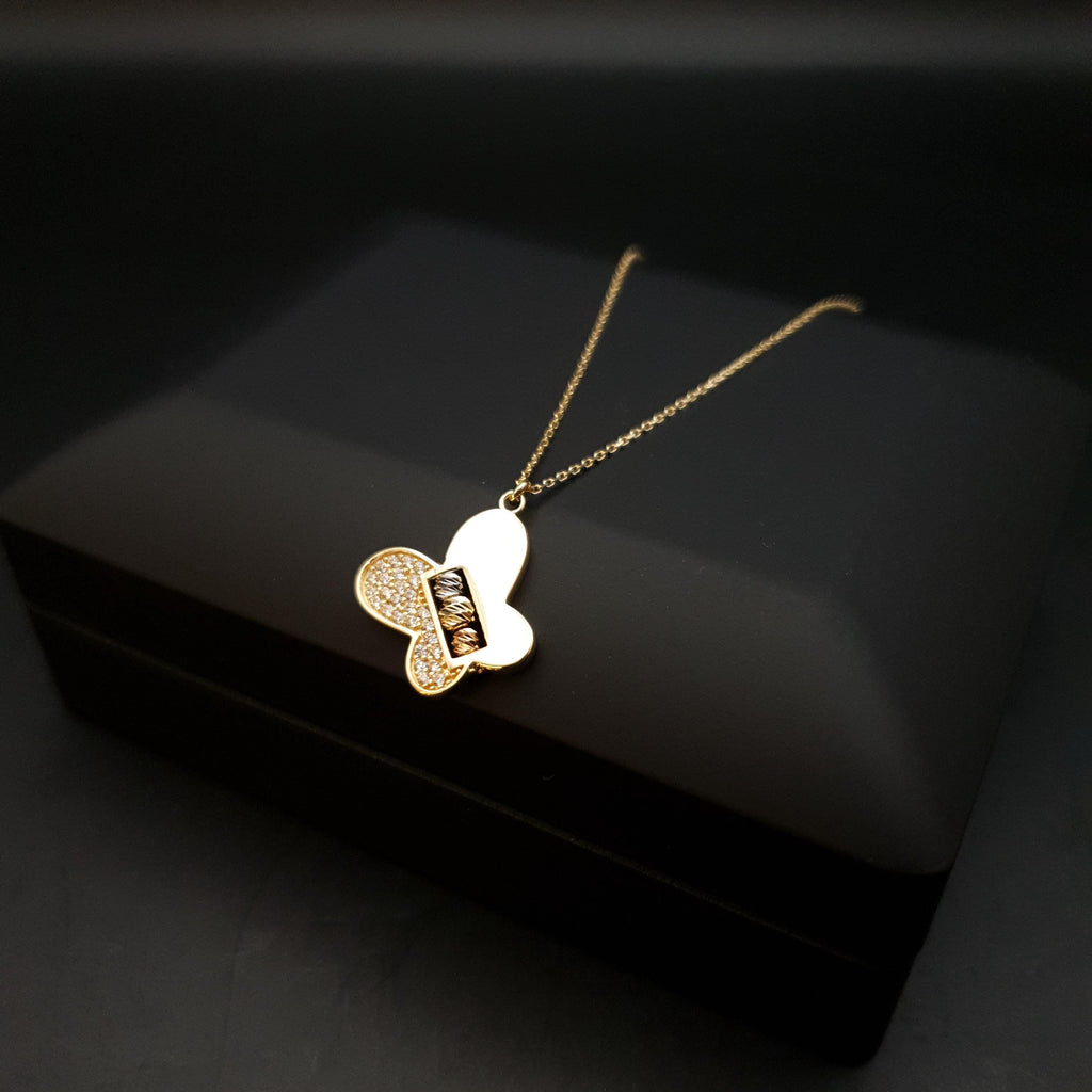 18K Gold Diamond Butterfly Necklace: Delicate Charm Pendant