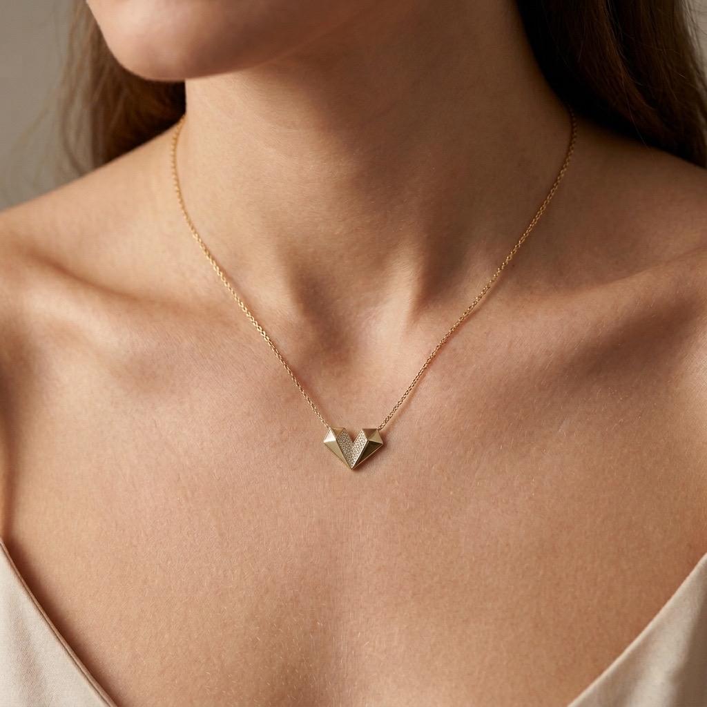 18K Gold Diamond Heart Pendant Necklace - 17 Inch