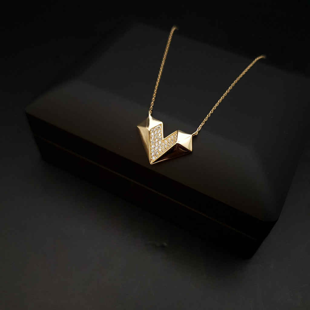 18K Gold Diamond Heart Pendant Necklace - 17 Inch
