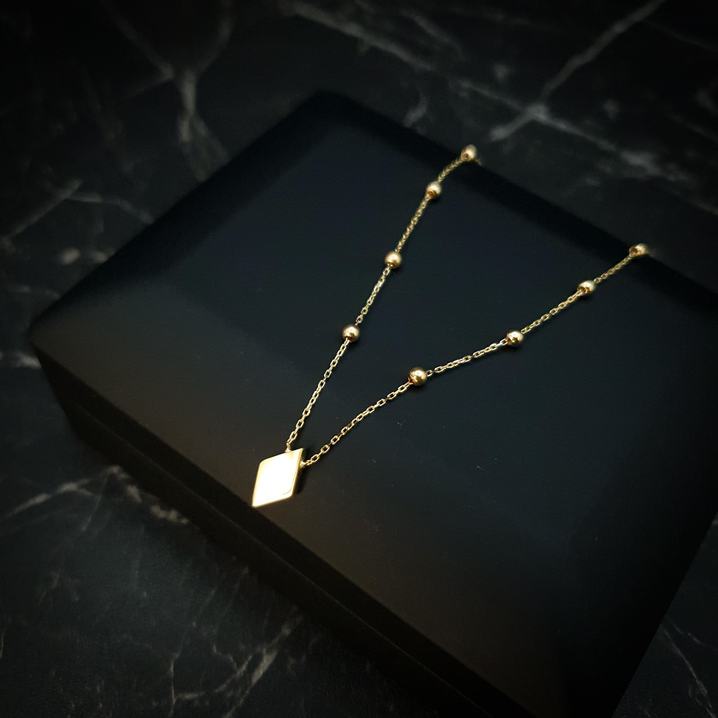 18K Gold Kite Necklace: Minimalist Geometric Pendant