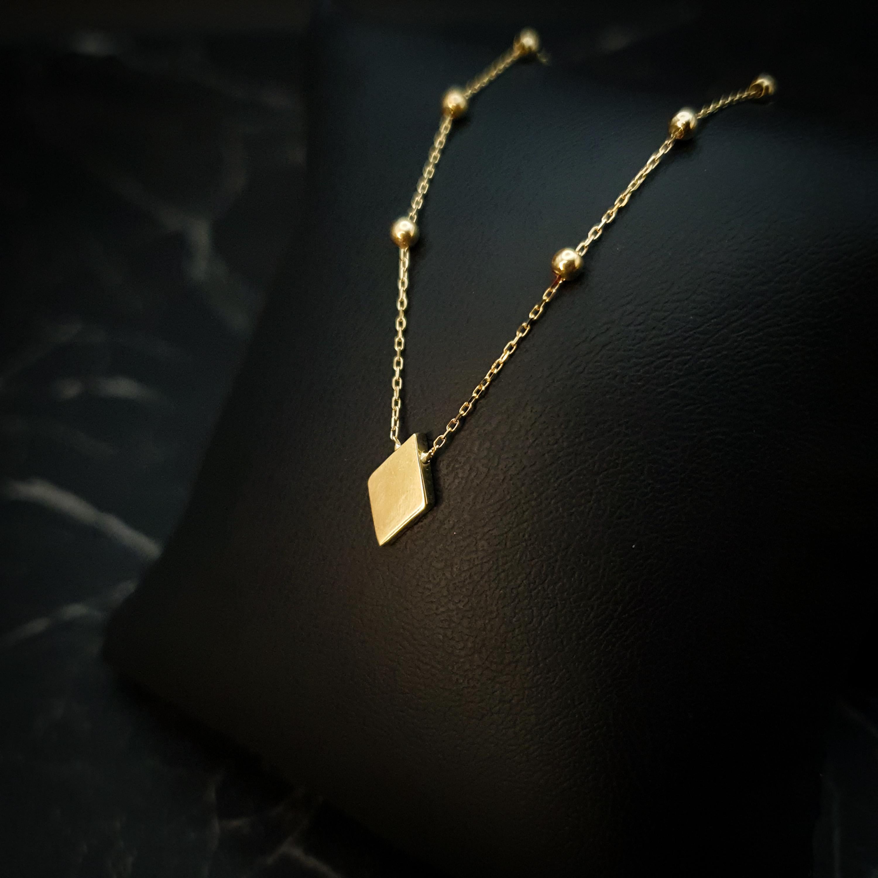 18K Gold Kite Necklace: Minimalist Geometric Pendant