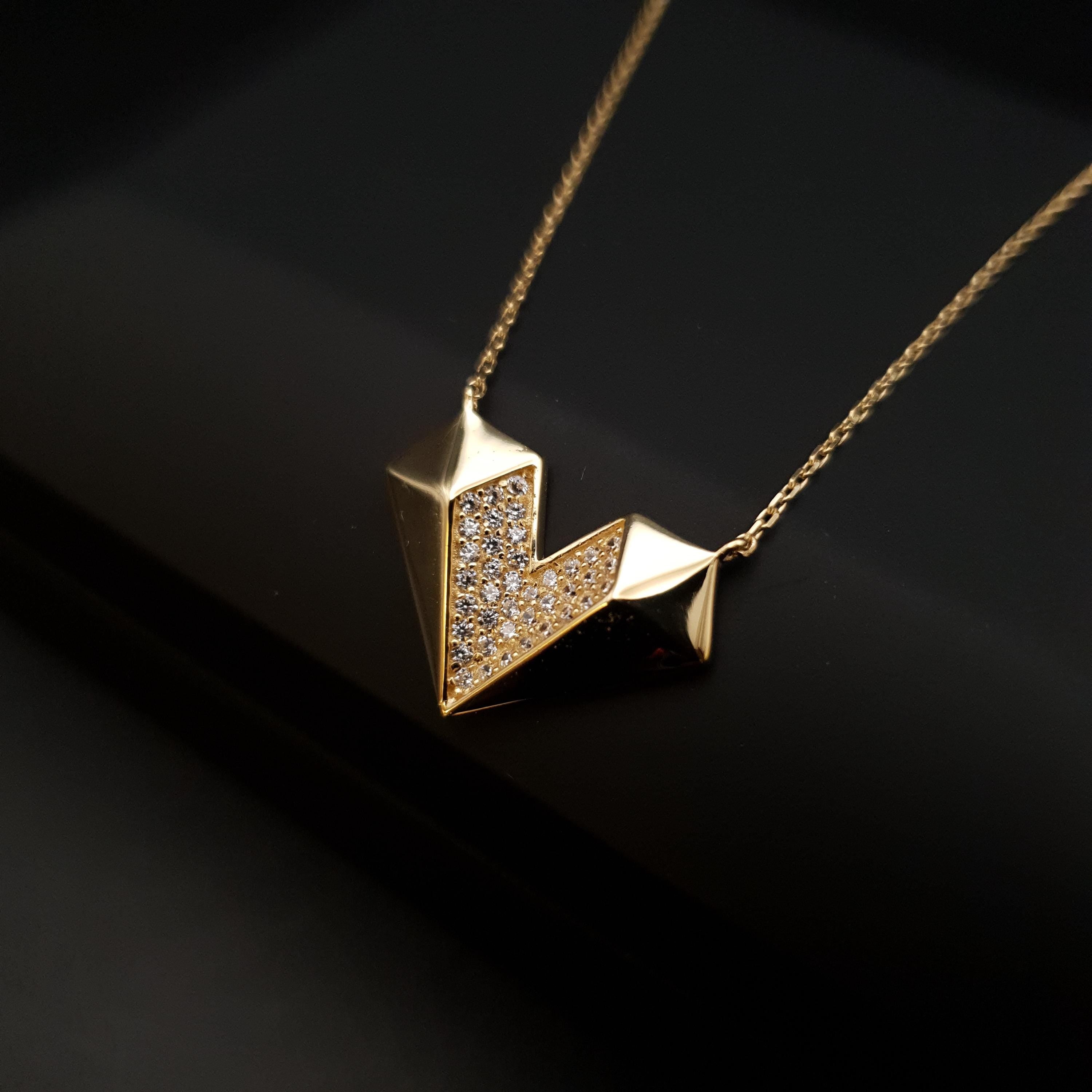 18K Gold Diamond Heart Pendant Necklace - 17 Inch