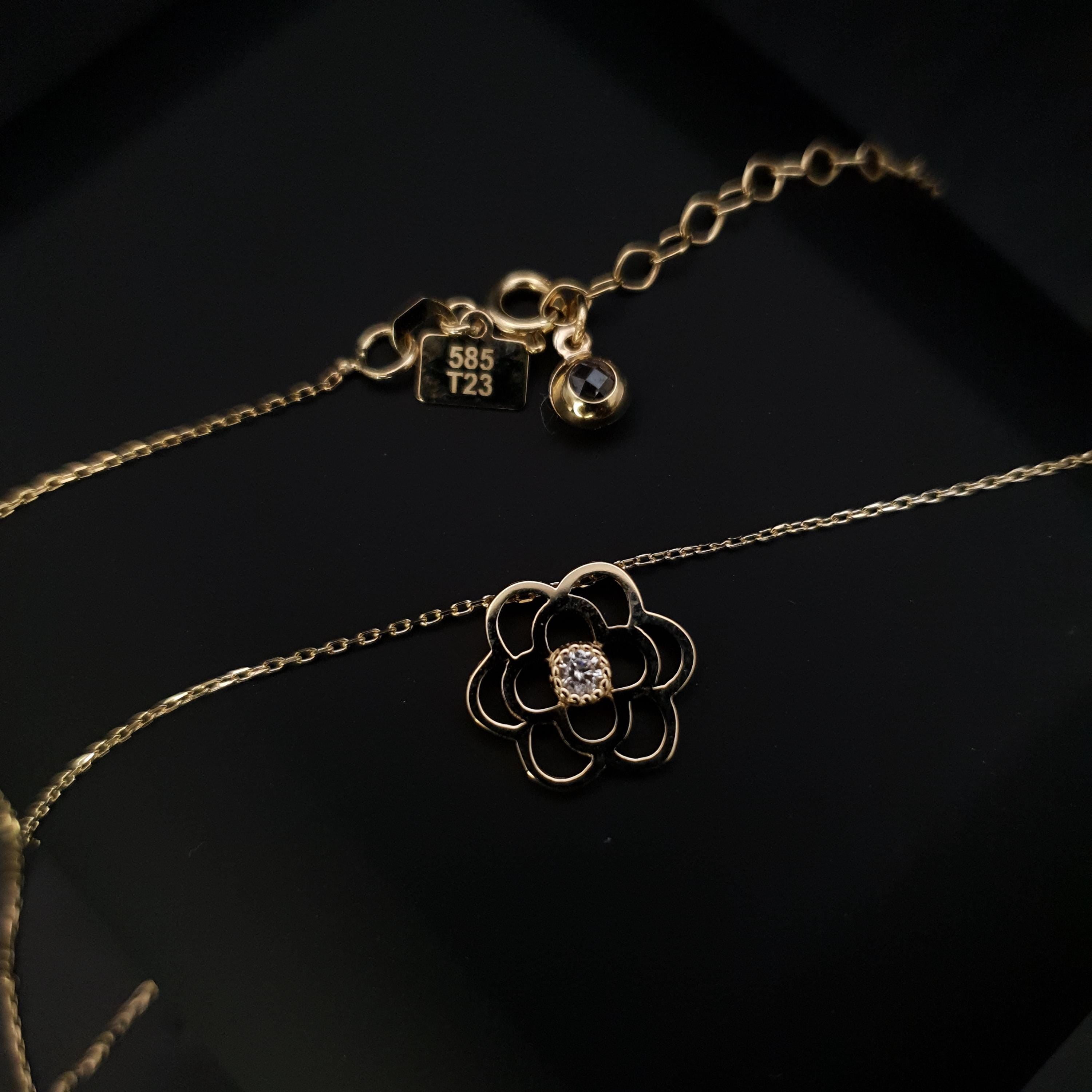 14K Gold Rose Flower Necklace: Floral Pendant, Delicate Jewelry