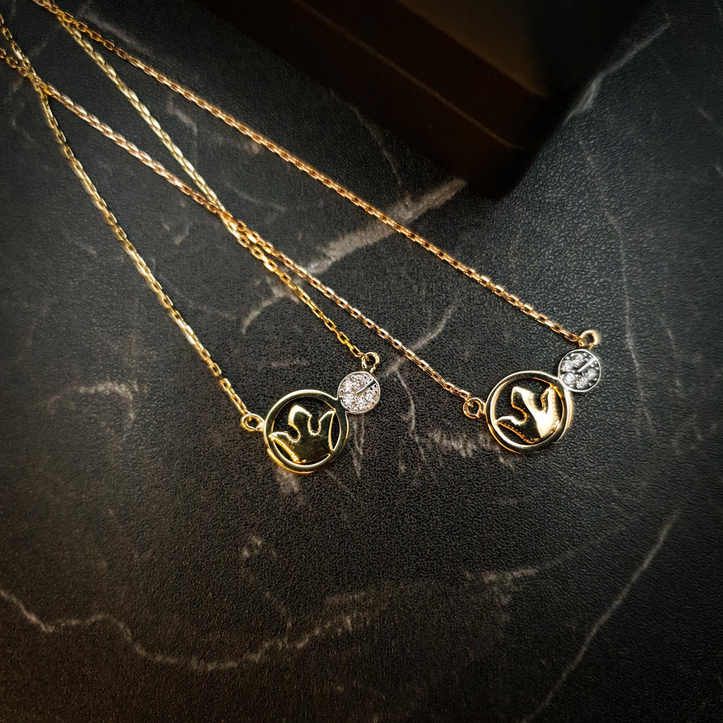 18K Gold Crown Necklace: Delicate Charm Pendant