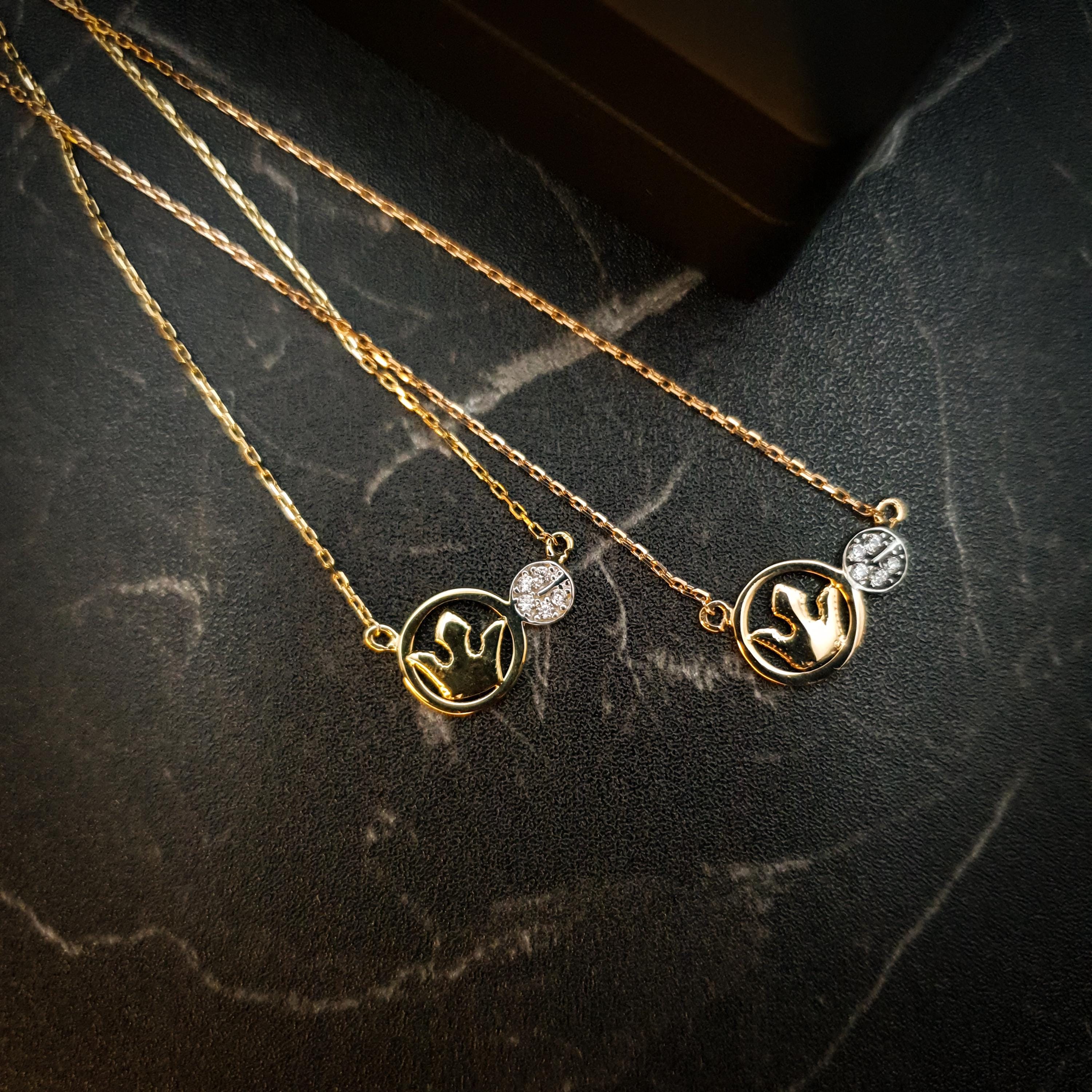 18K Gold Crown Necklace: Delicate Charm Pendant