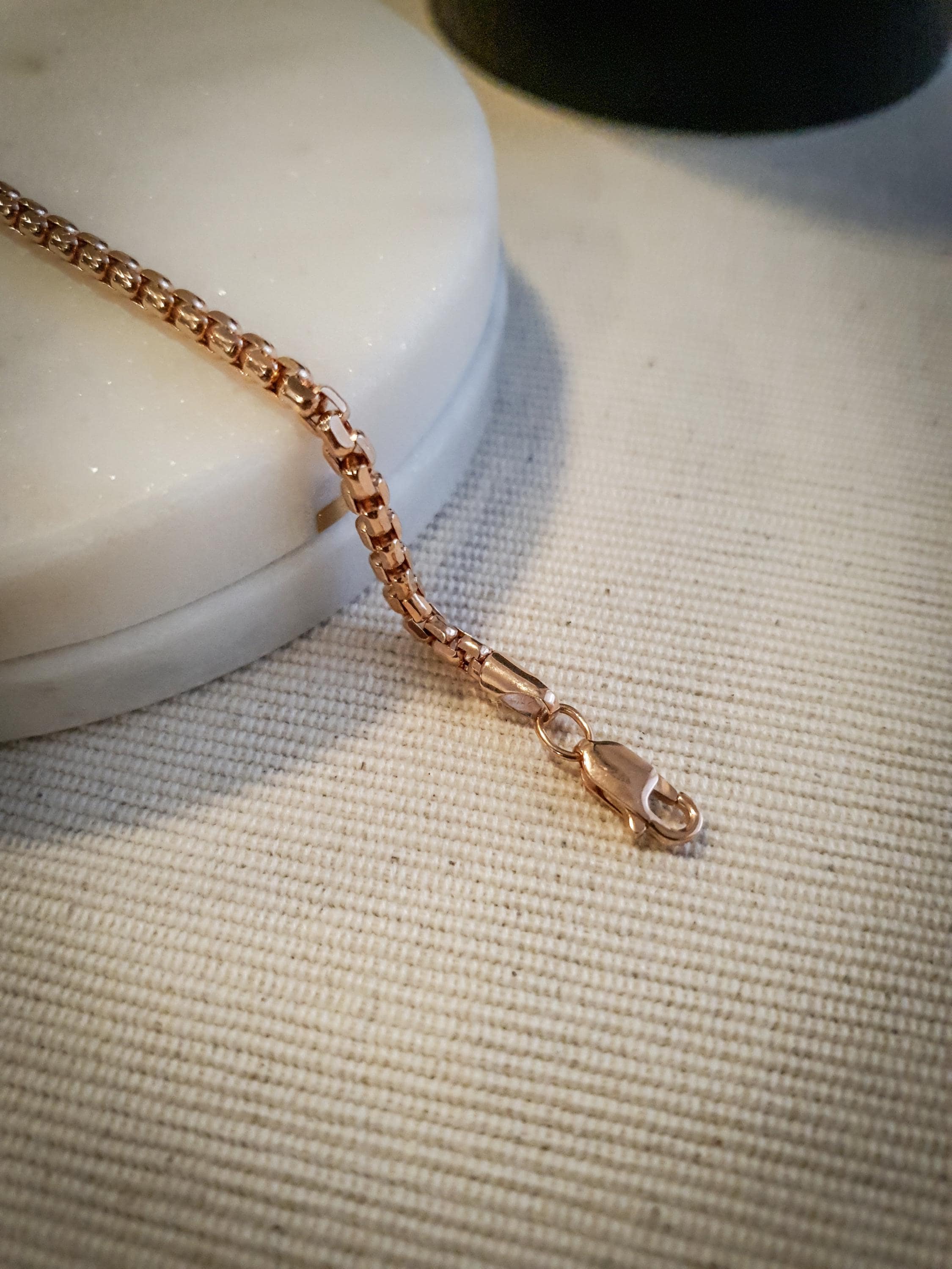 14K Gold Rose Bracelet, 8 inch length and 4mm thickness,