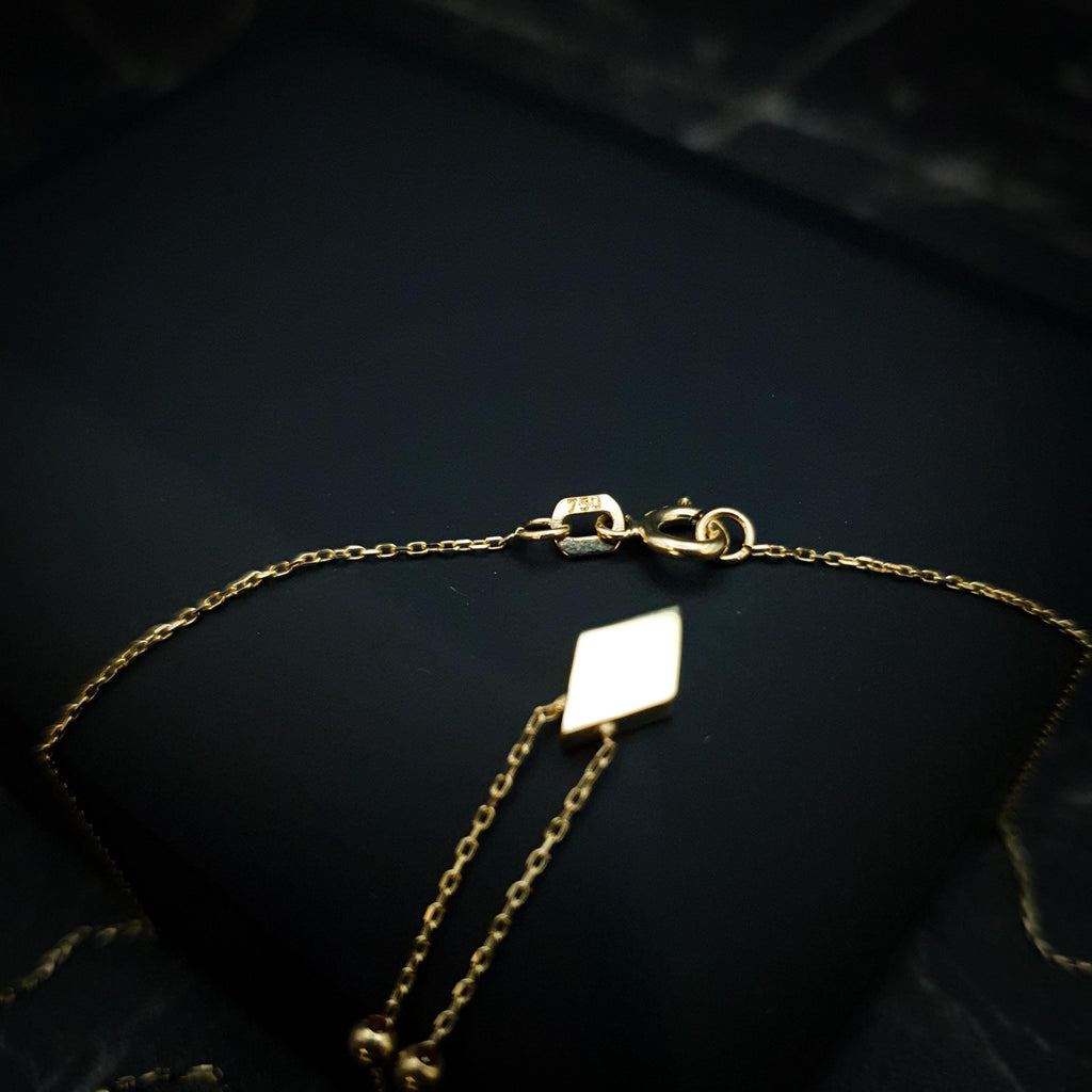 18K Gold Kite Necklace: Minimalist Geometric Pendant