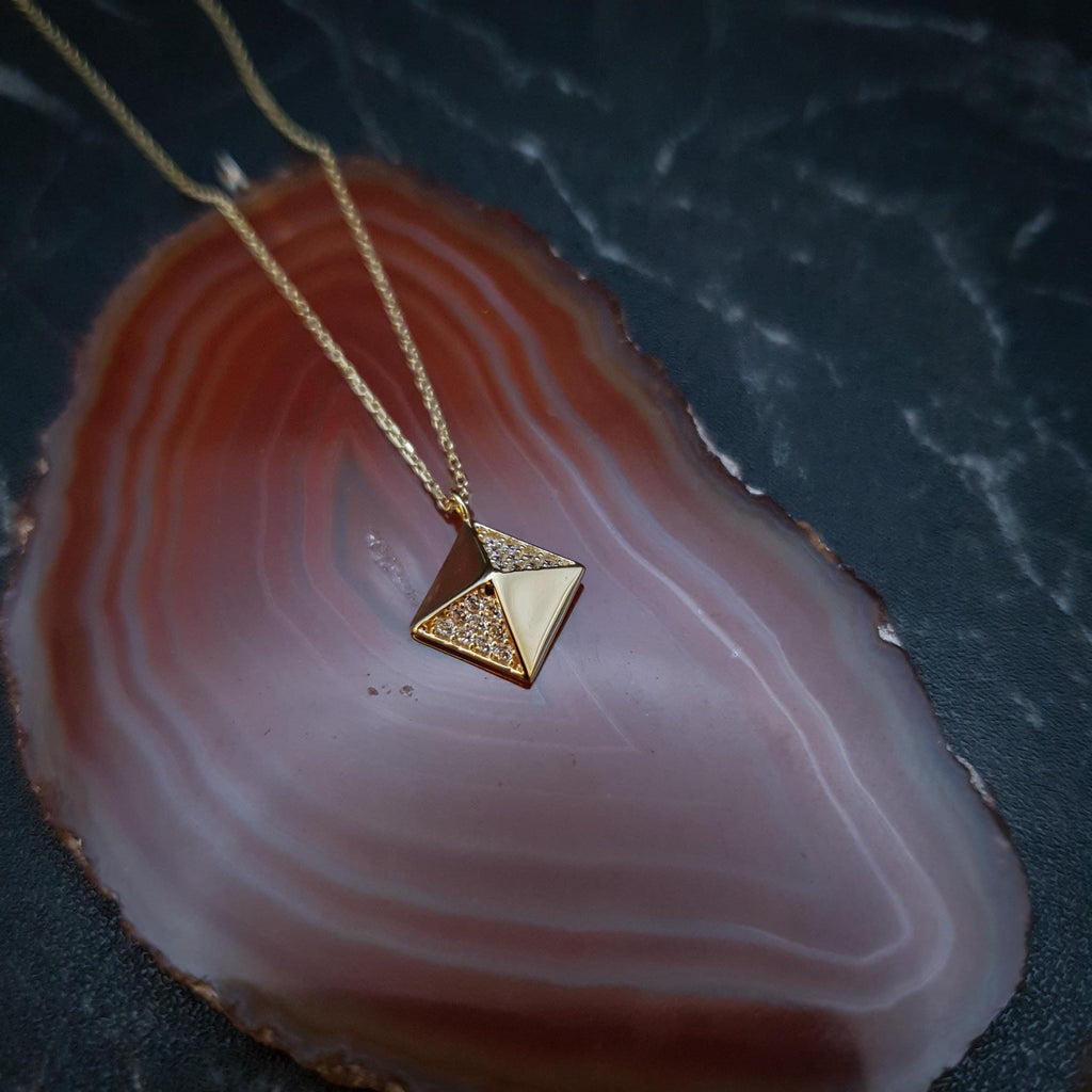 18K Gold Pyramid Necklace: Geometric Pendant, Modern Jewelry