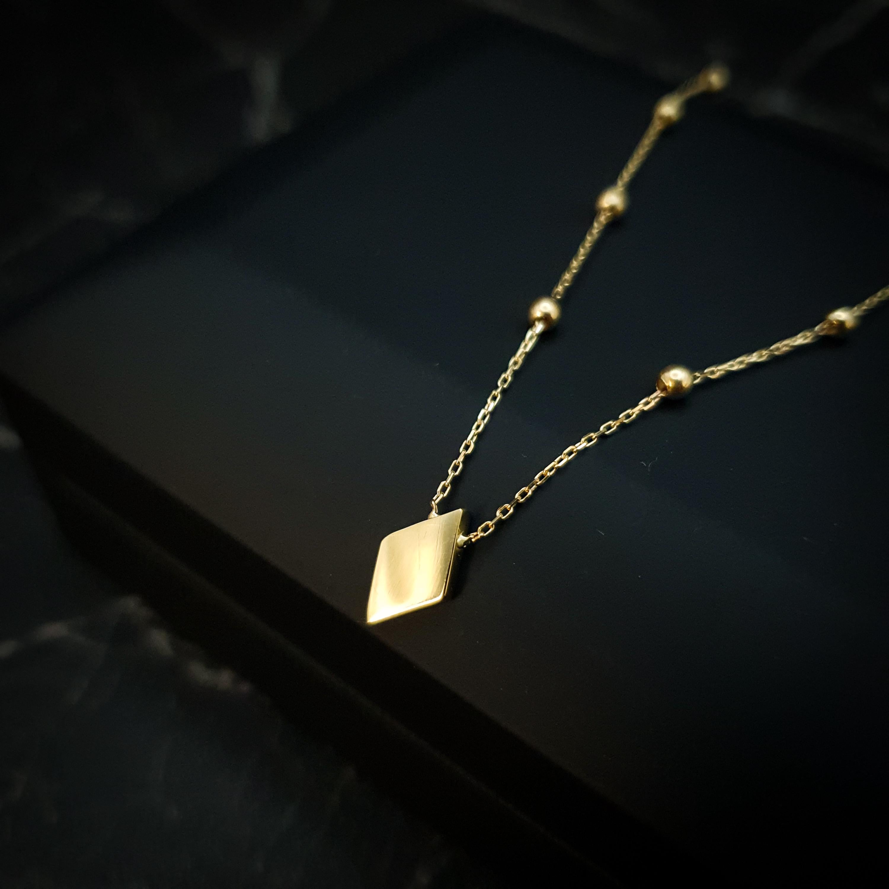 18K Gold Kite Necklace: Minimalist Geometric Pendant