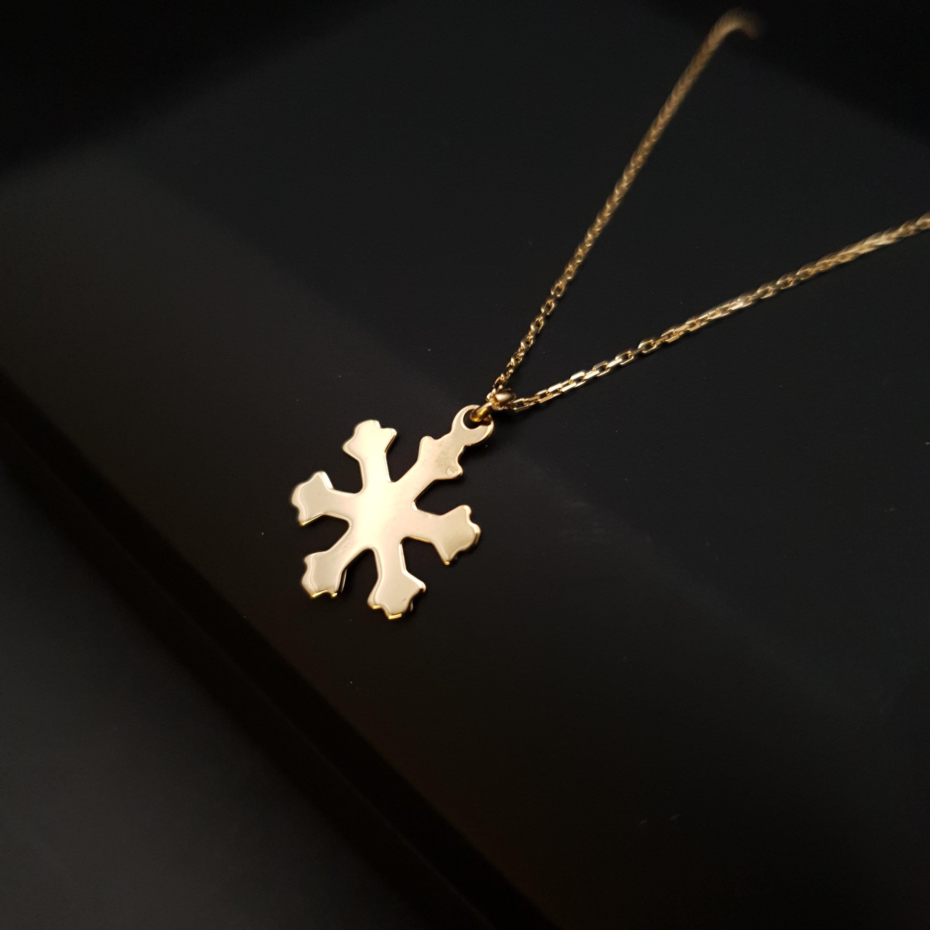 18K Gold Snowflake Pendant Necklace: Delicate Charm, 18 inch