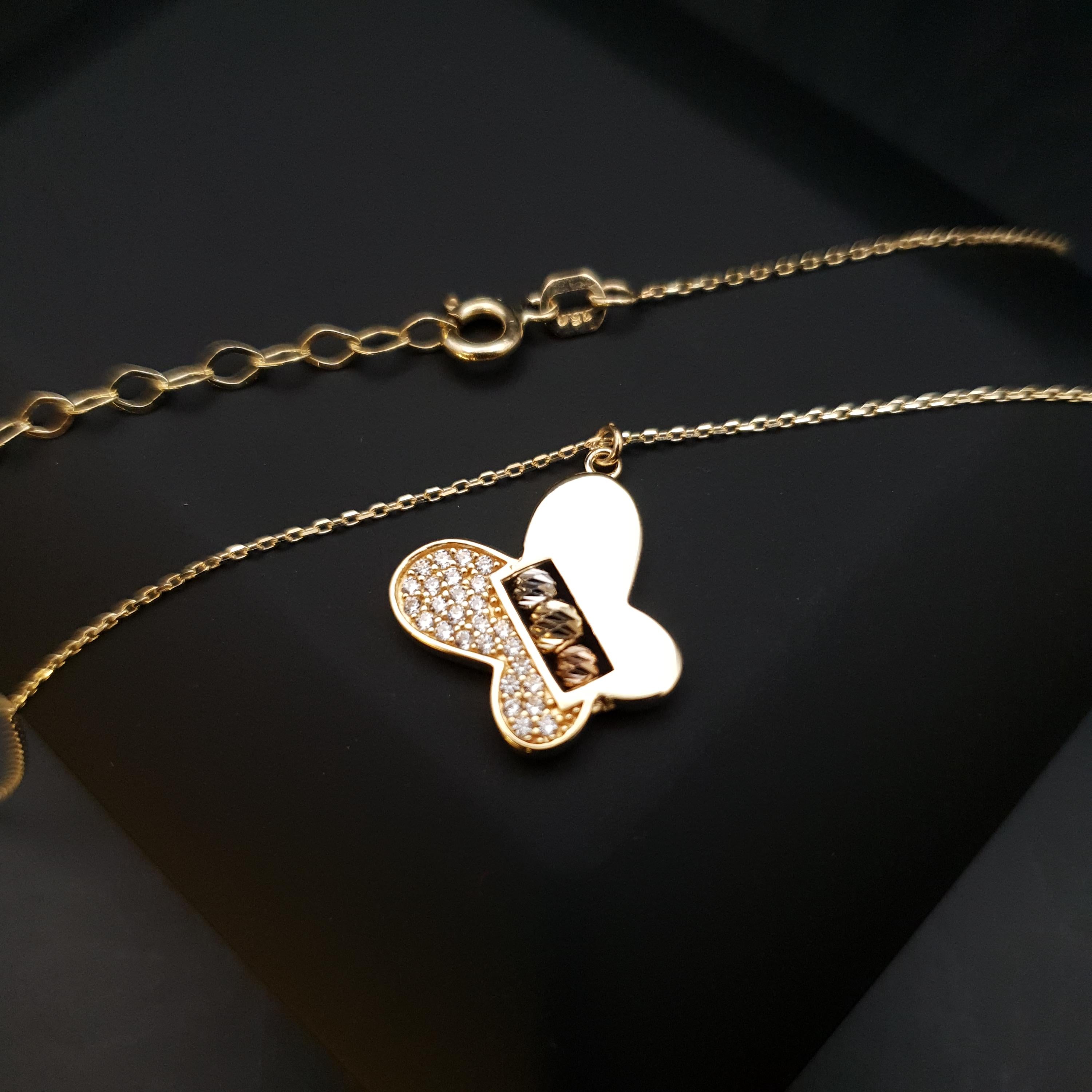 18K Gold Diamond Butterfly Necklace: Delicate Charm Pendant