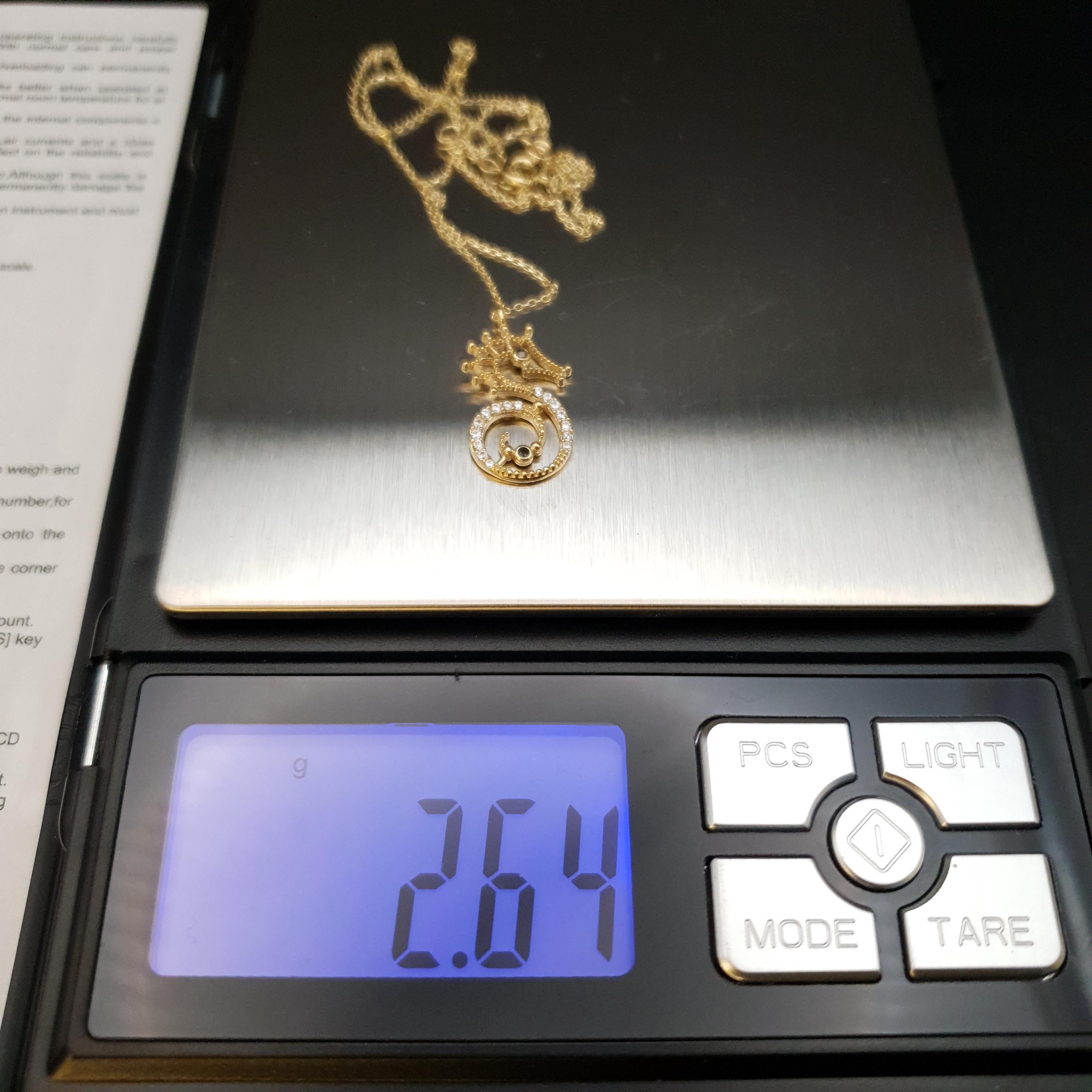 18K Gold Sea Horse Pendant Necklace: Modern Charm Design