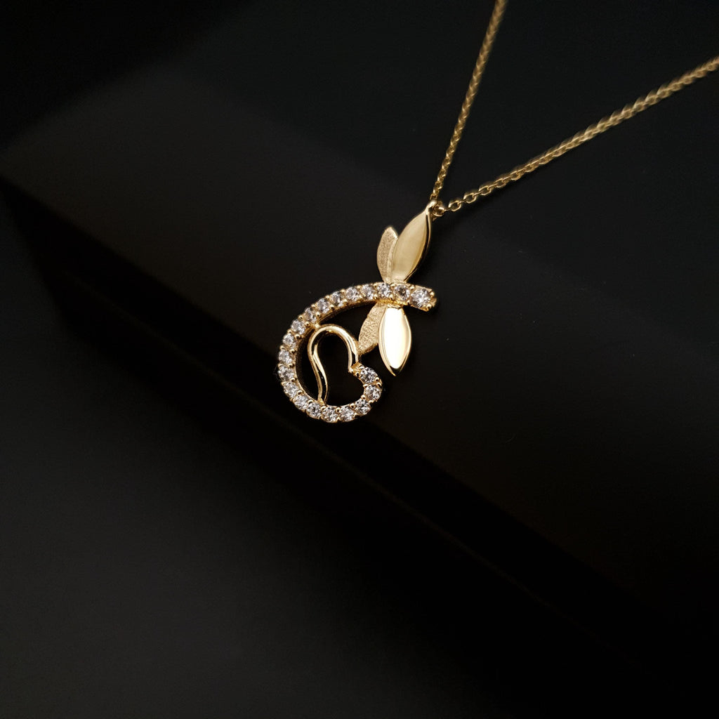 18K Gold Dragonfly Pendant Necklace: Delicate Charm, 18 inch