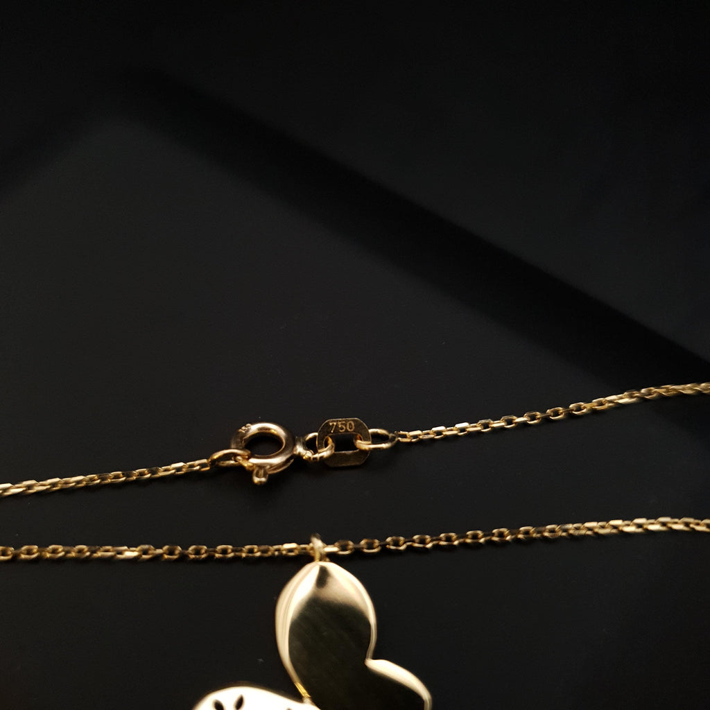 18K Gold Butterfly Pendant Necklace: Modern Charm Jewelry