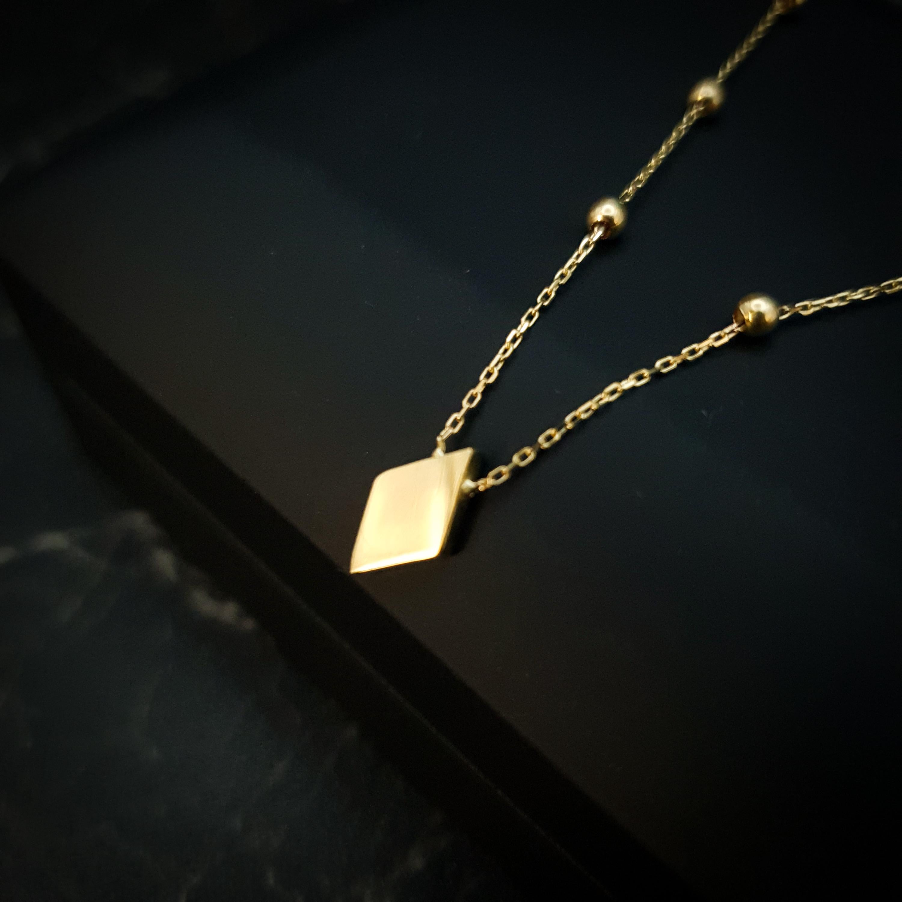 18K Gold Kite Necklace: Minimalist Geometric Pendant