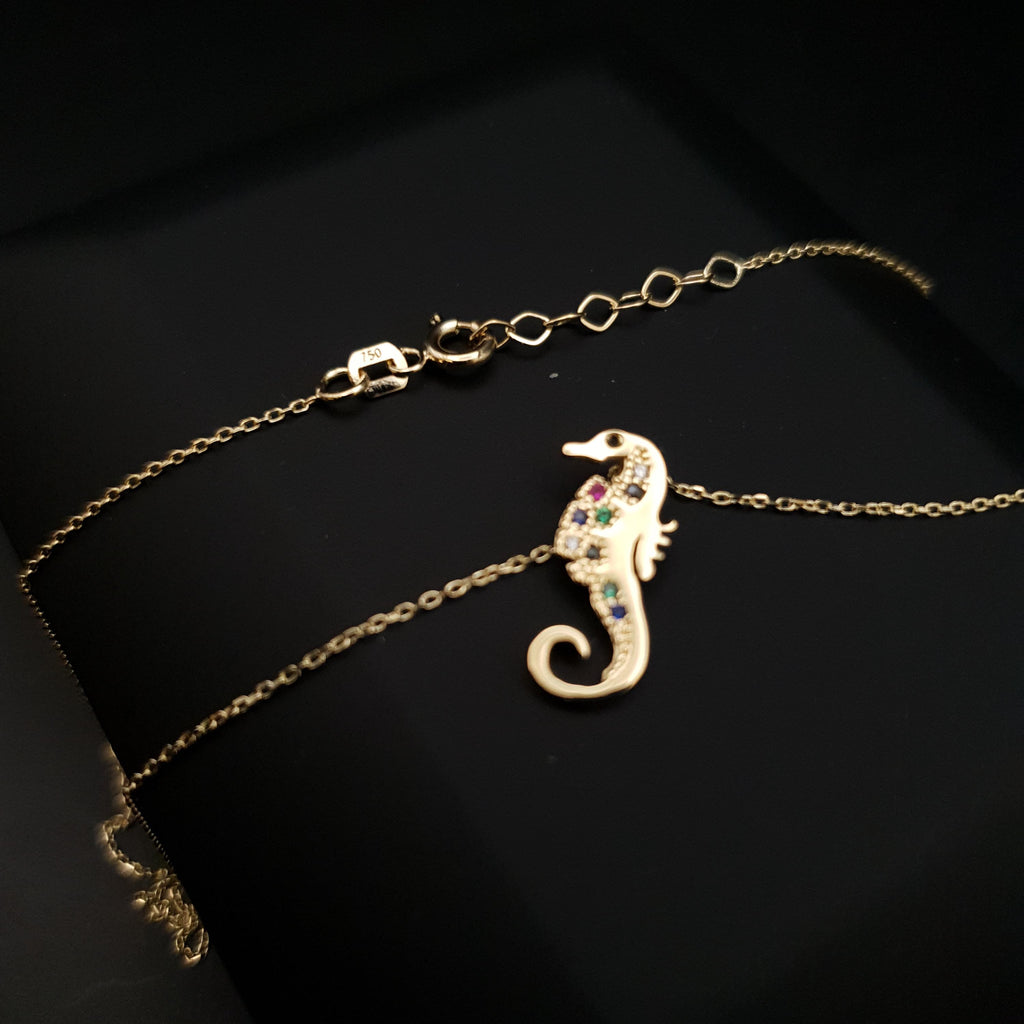 18K Solid Gold Sea Horse Pendant Necklace: Modern Design