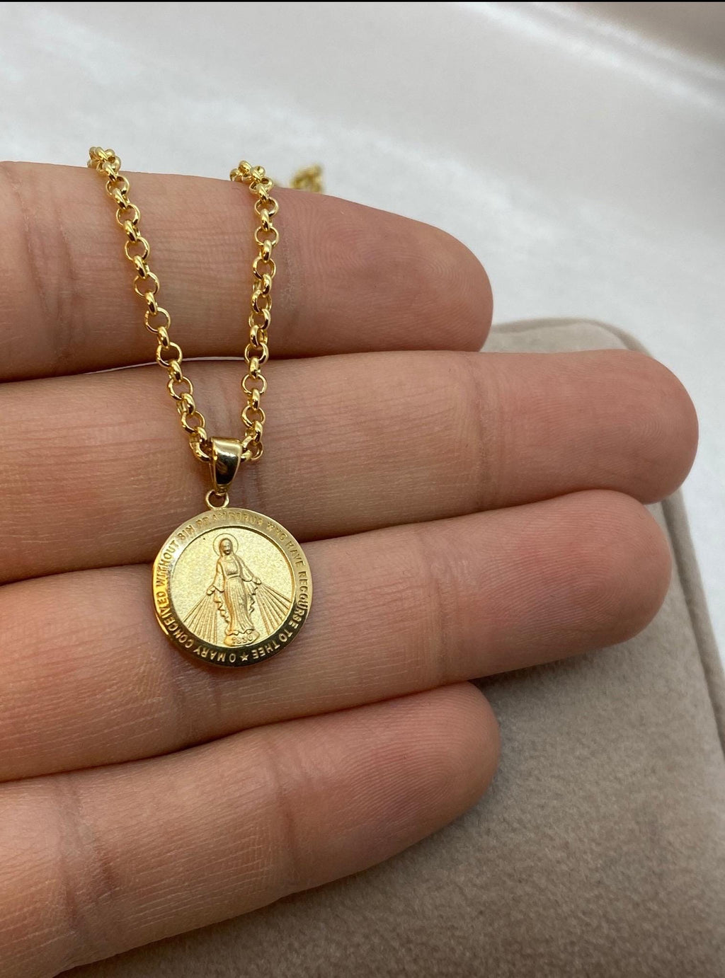 14K Gold Miraculous Medal Necklace, Virgin Mary Pendant, Minimalist Religious Jewelry, Catholic Gift.