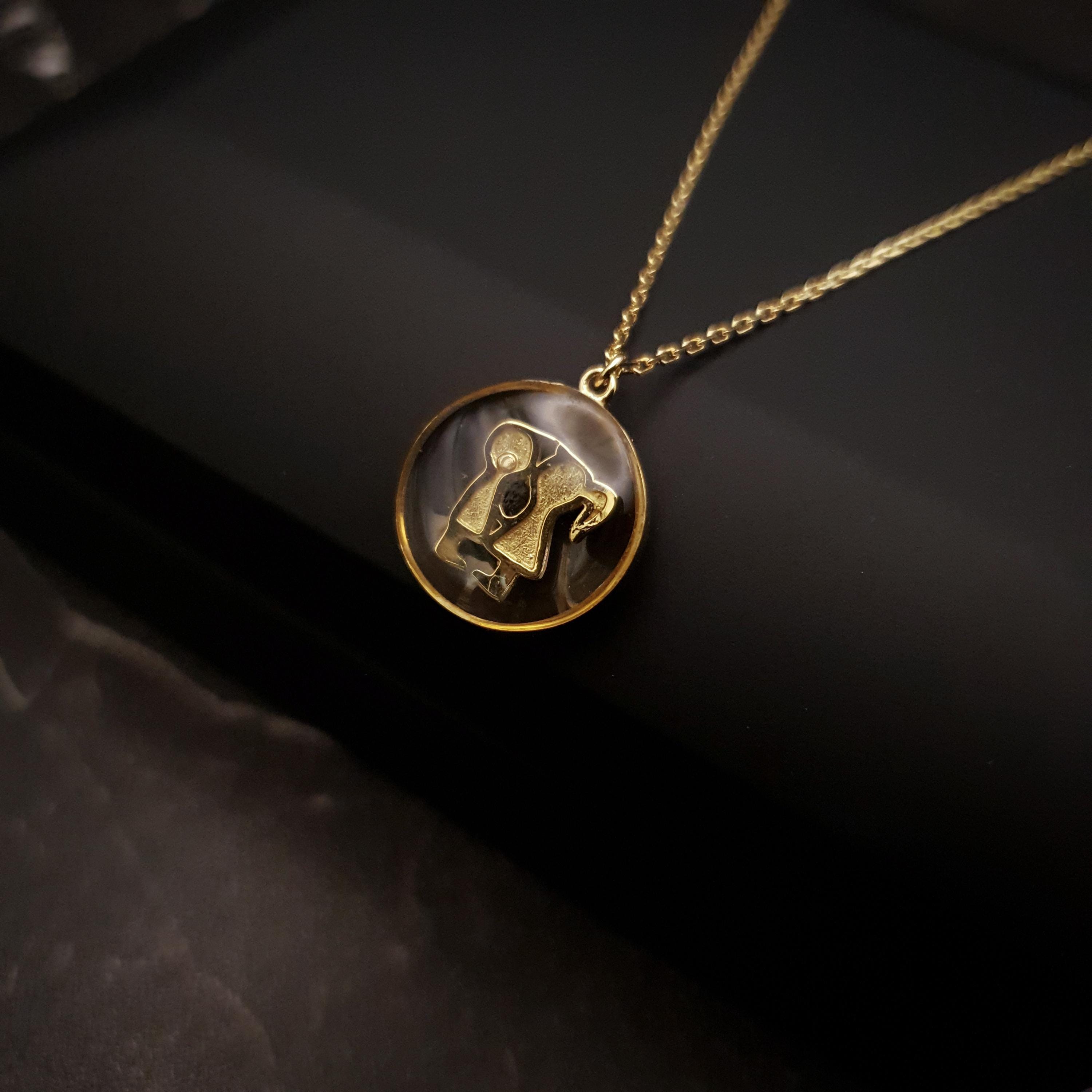 18K Gold Kiss Pendant Necklace: Love Story Gift
