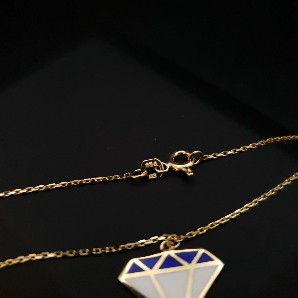 18K Gold Diamond Shape Pendant Necklace