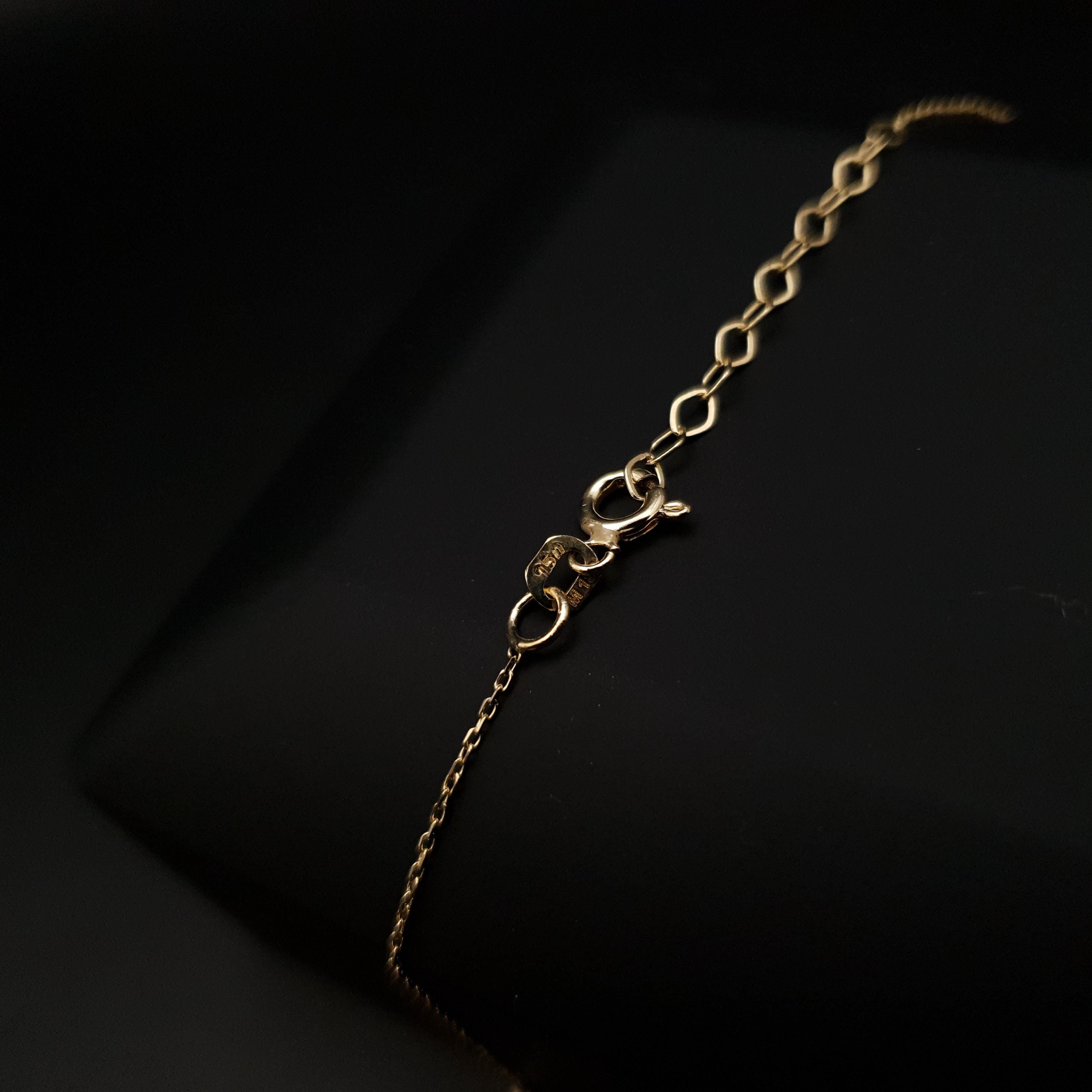 18K Gold Snake Pendant Necklace: Symbol of Luck