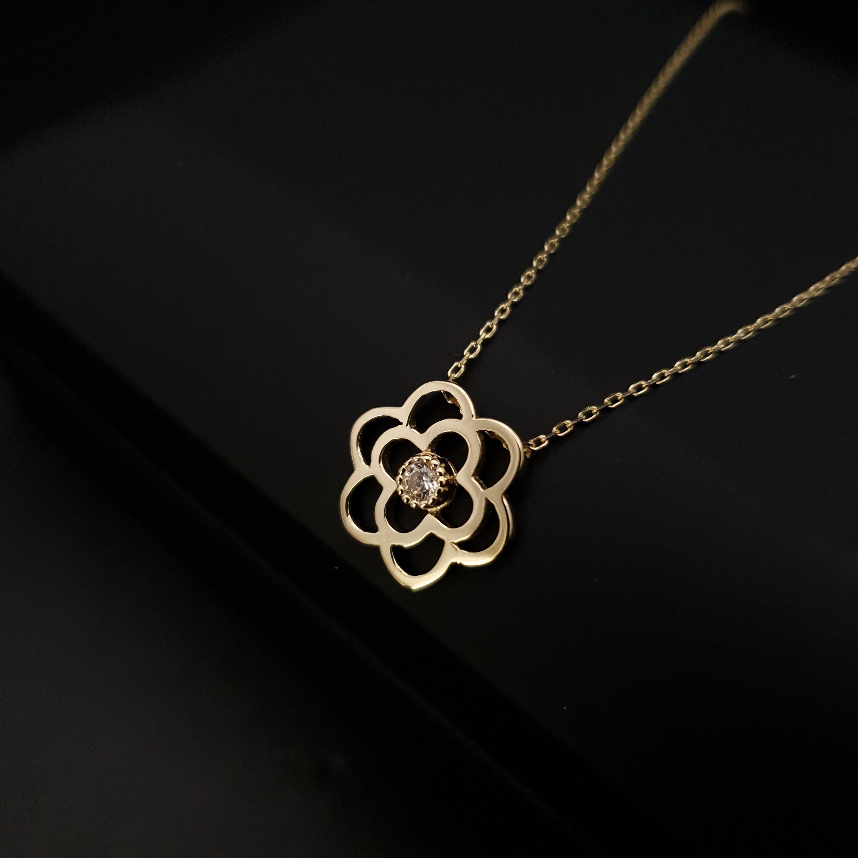 14K Gold Rose Flower Necklace: Floral Pendant, Delicate Jewelry