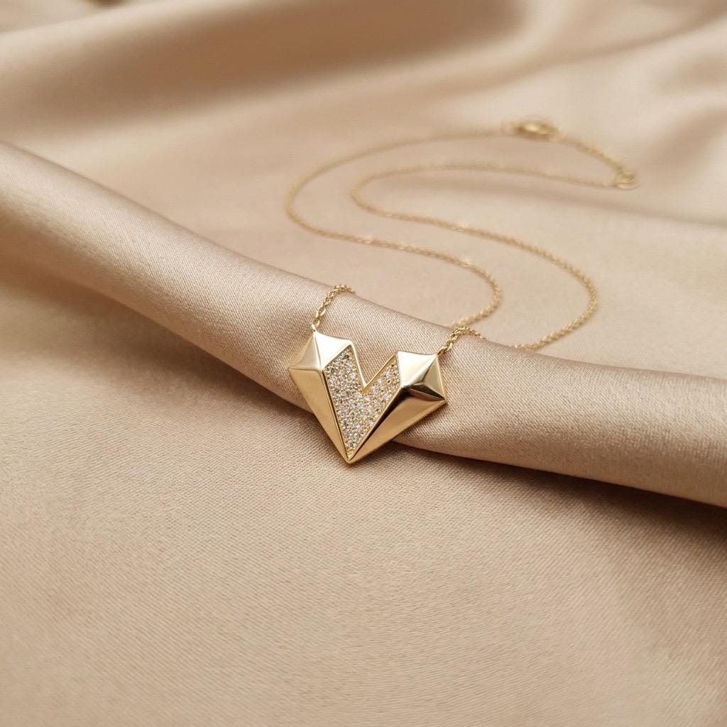 18K Gold Diamond Heart Pendant Necklace - 17 Inch