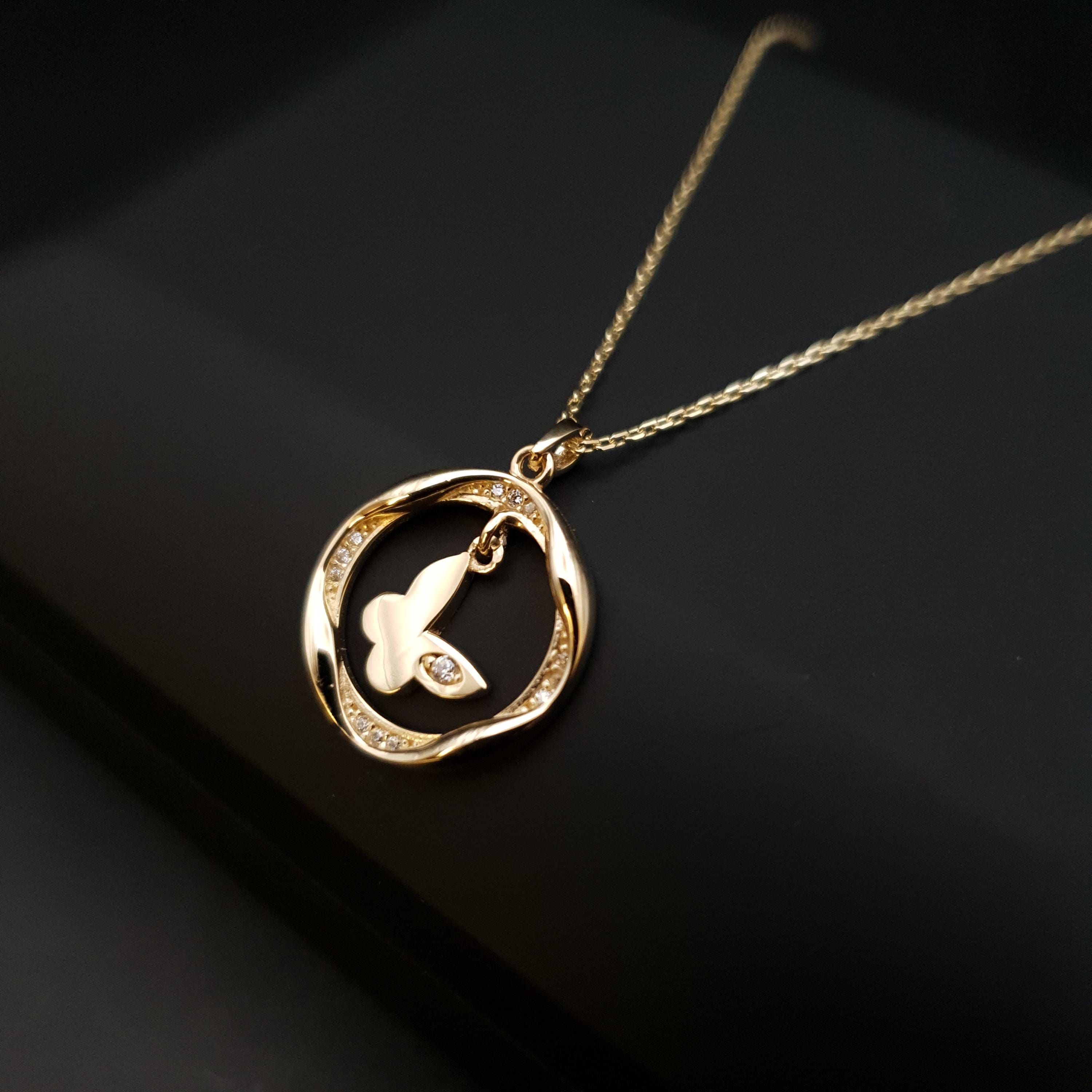 14K Gold Butterfly Circle Pendant Necklace