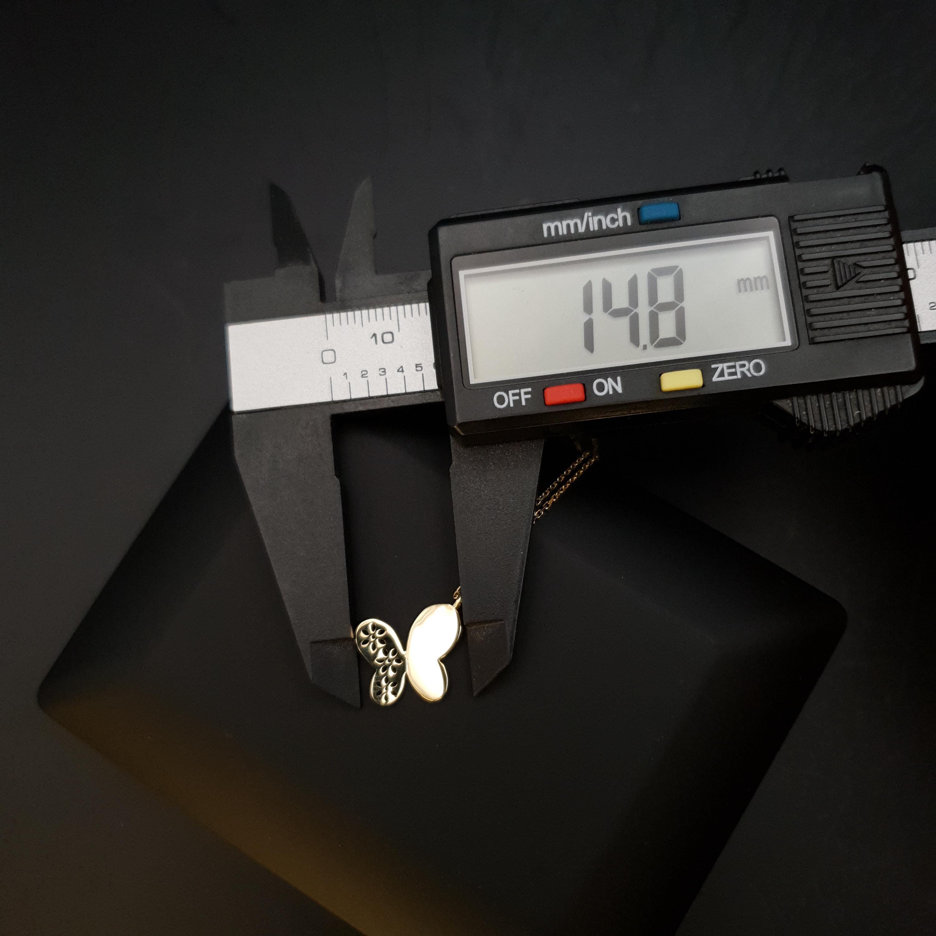 18K Gold Butterfly Pendant Necklace: Modern Charm Jewelry