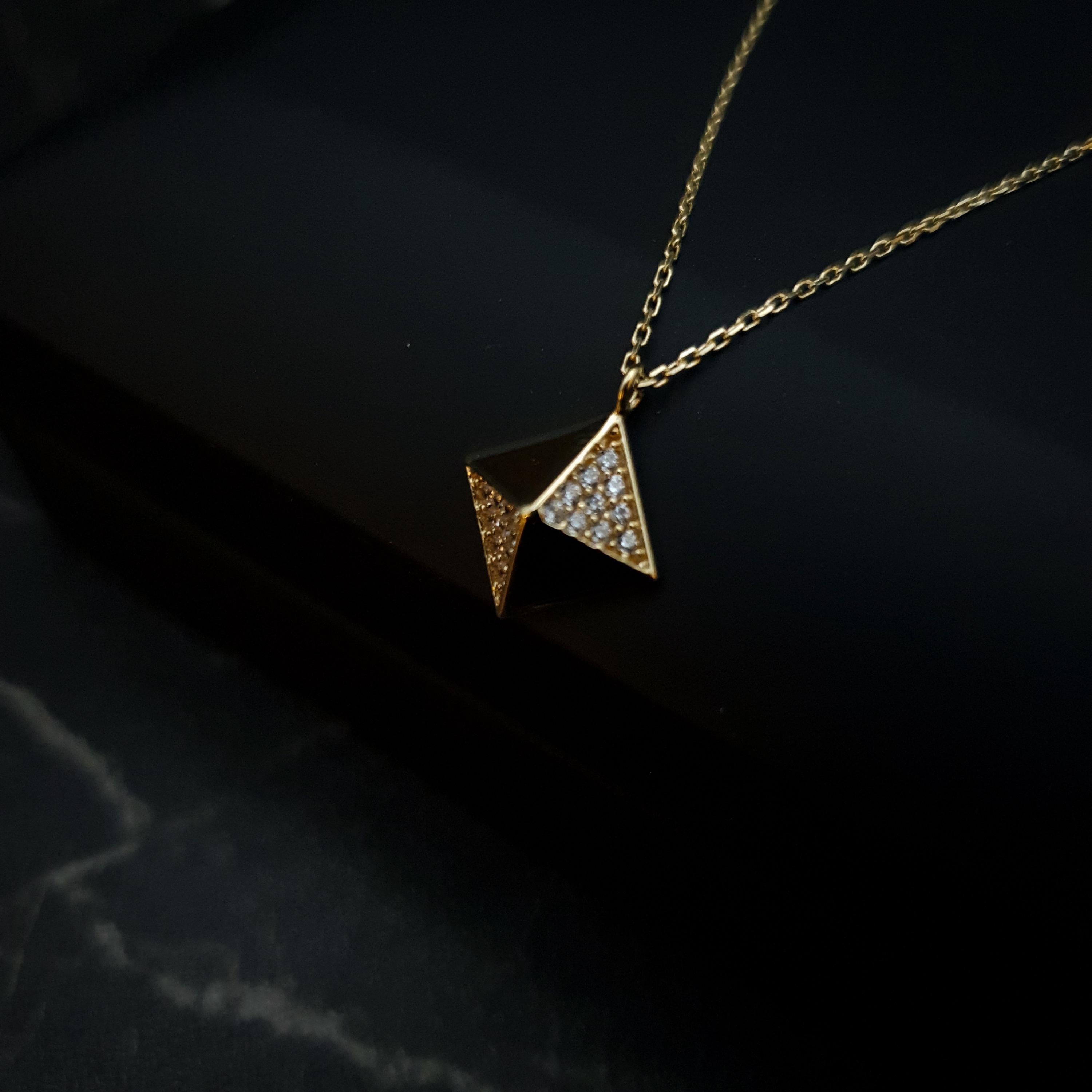 18K Gold Pyramid Necklace: Geometric Pendant, Modern Jewelry