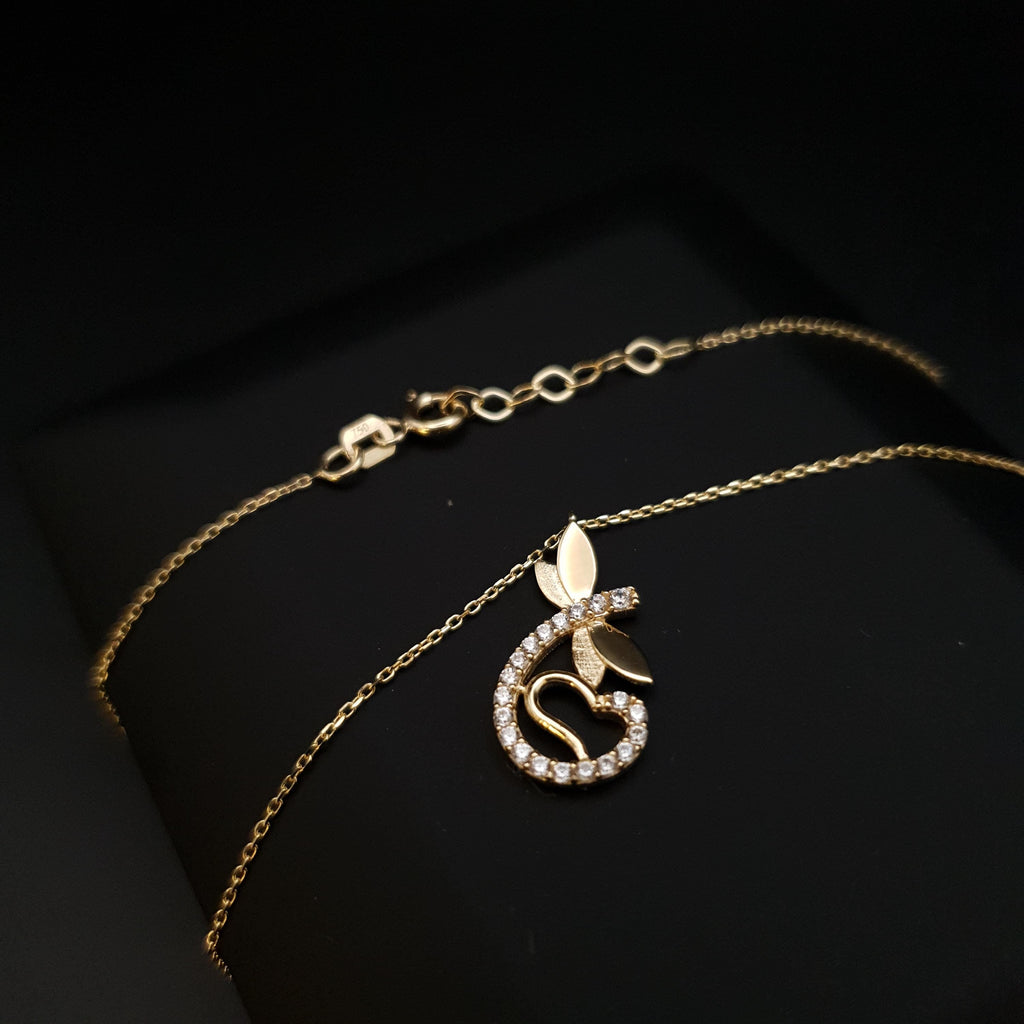 18K Gold Dragonfly Pendant Necklace: Delicate Charm, 18 inch