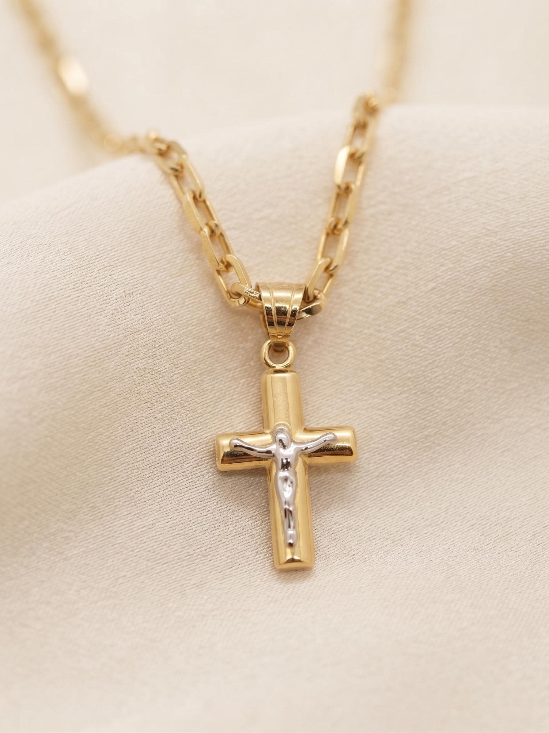 14k Gold Cross Necklace with Cable Chain: 23.5 inches, 3mm thickness