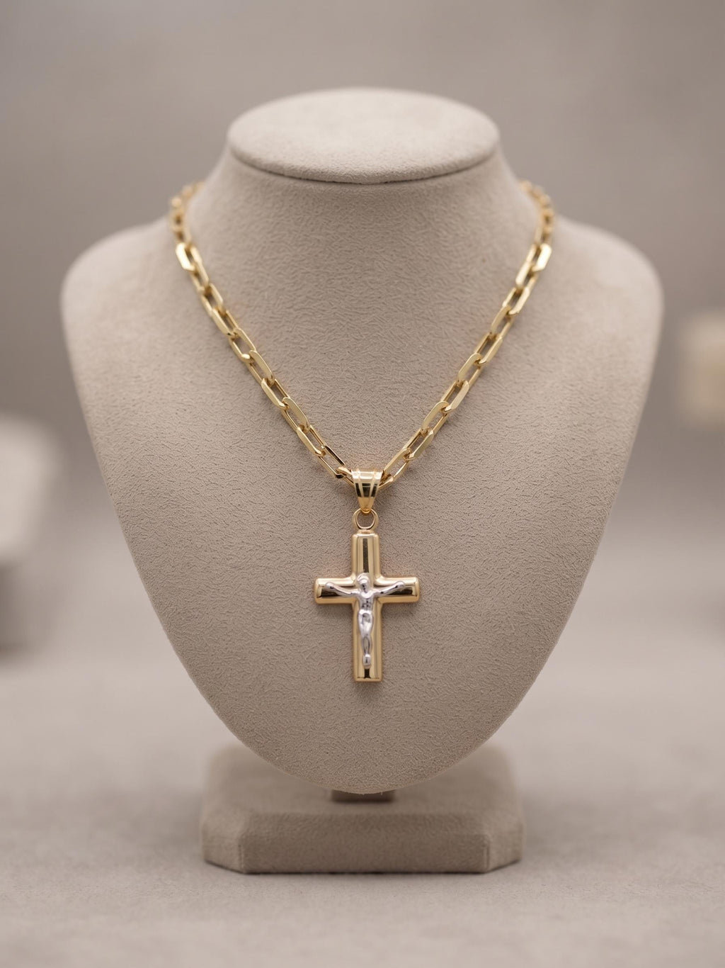 14k Gold Cross Necklace with Cable Chain: 23.5 inches, 3mm thickness