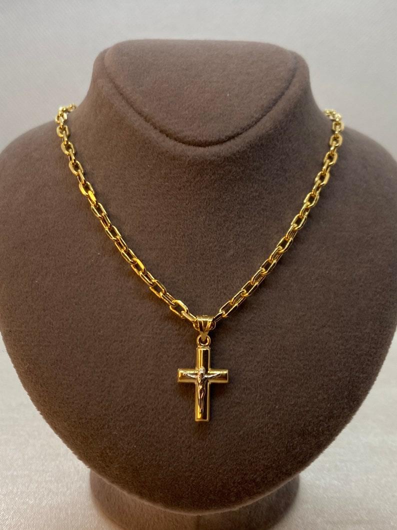 14k Gold Cross Necklace with Cable Chain: 23.5 inches, 3mm thickness