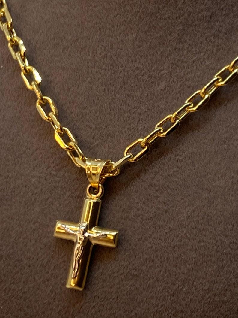 14k Gold Cross Necklace with Cable Chain: 23.5 inches, 3mm thickness